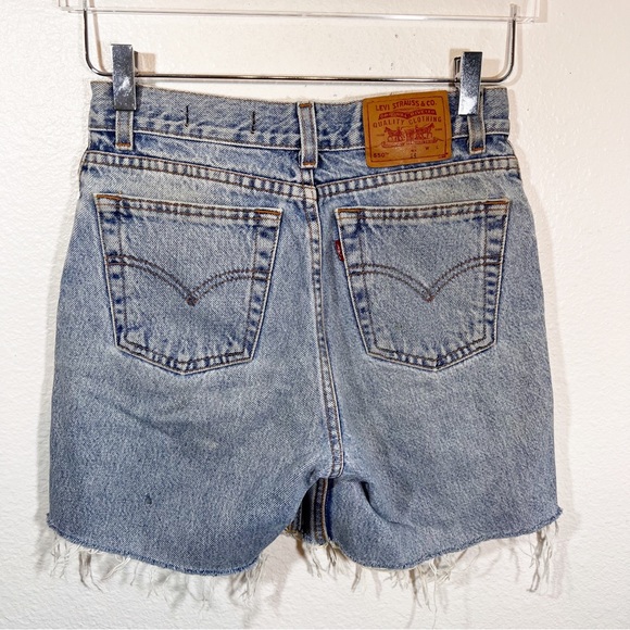 Madewell x JM Drygoods collab embroidered jean shorts - Picture 4 of 10